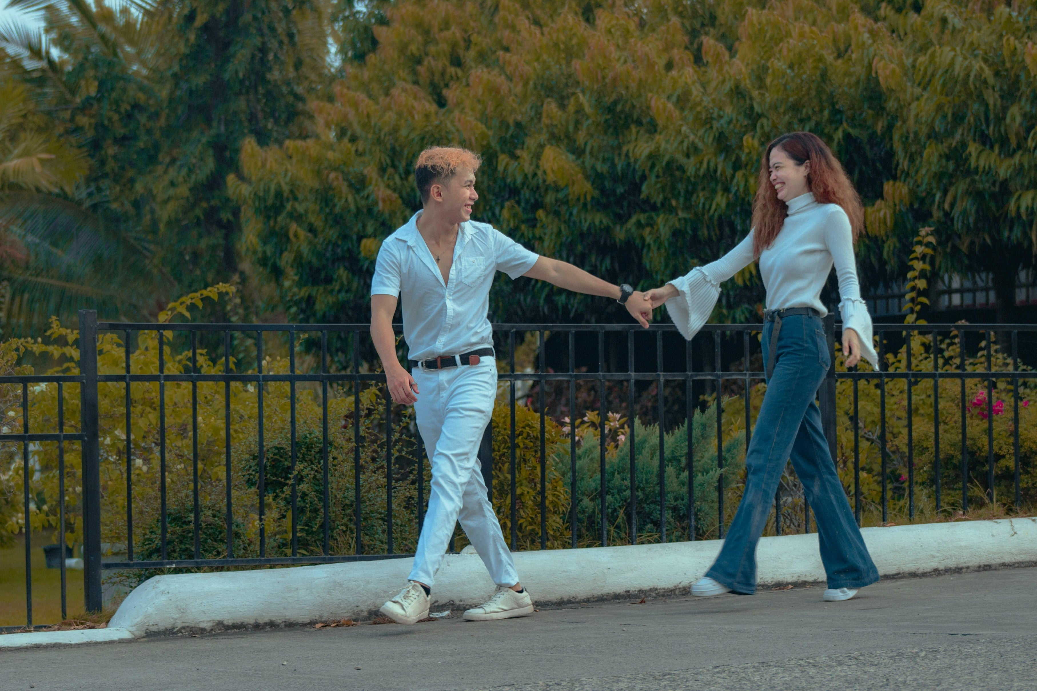 Can You Wear White Jeans in the Fall?