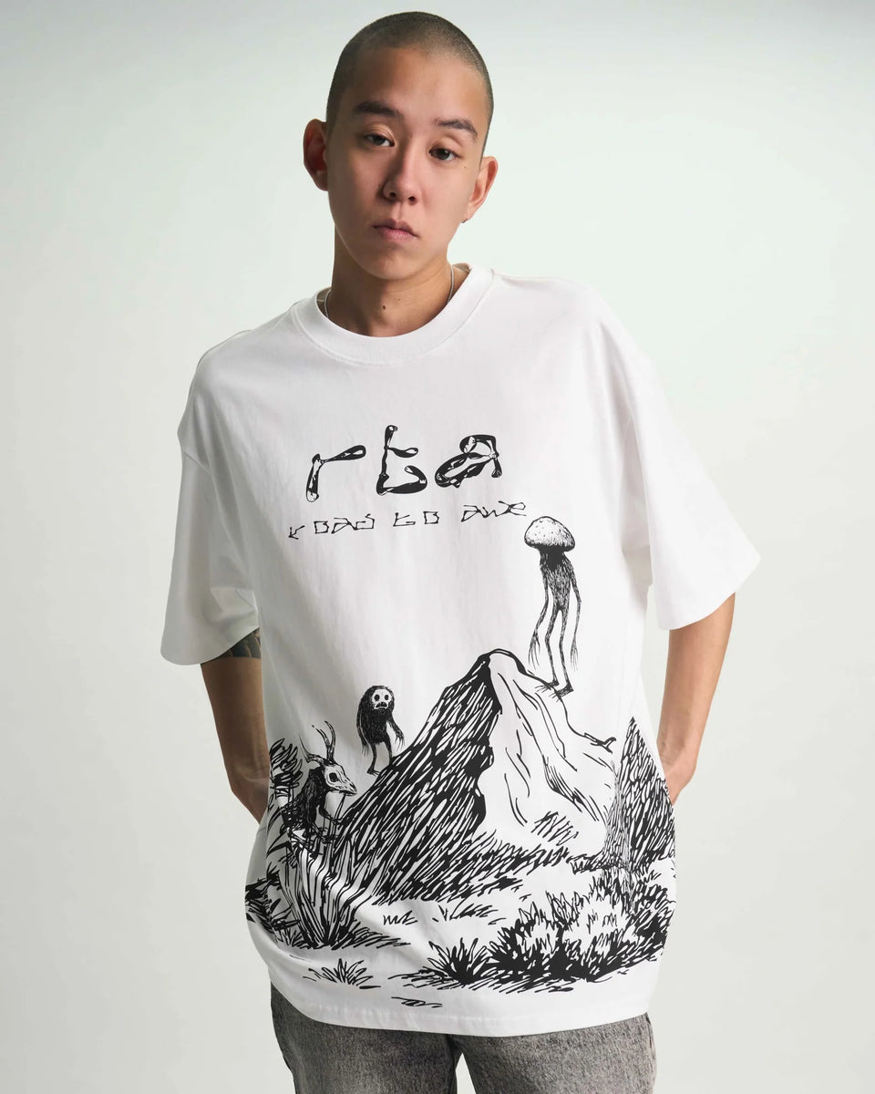 RTA T-Shirt - Creature Scenery Oversized Tee - White - MCHPK911