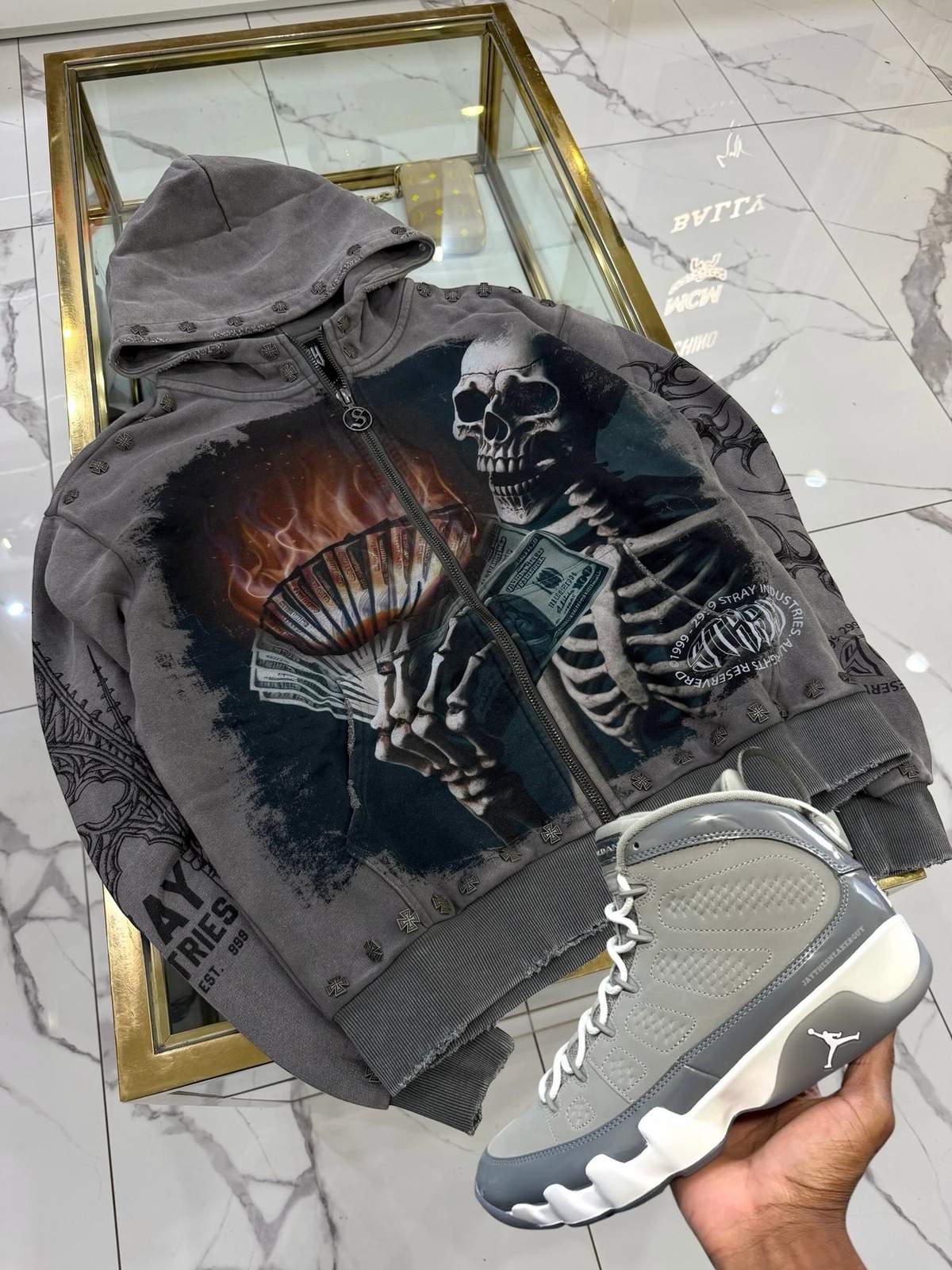 Look: Hoodie — Fan The Flame Full Zip — Grey