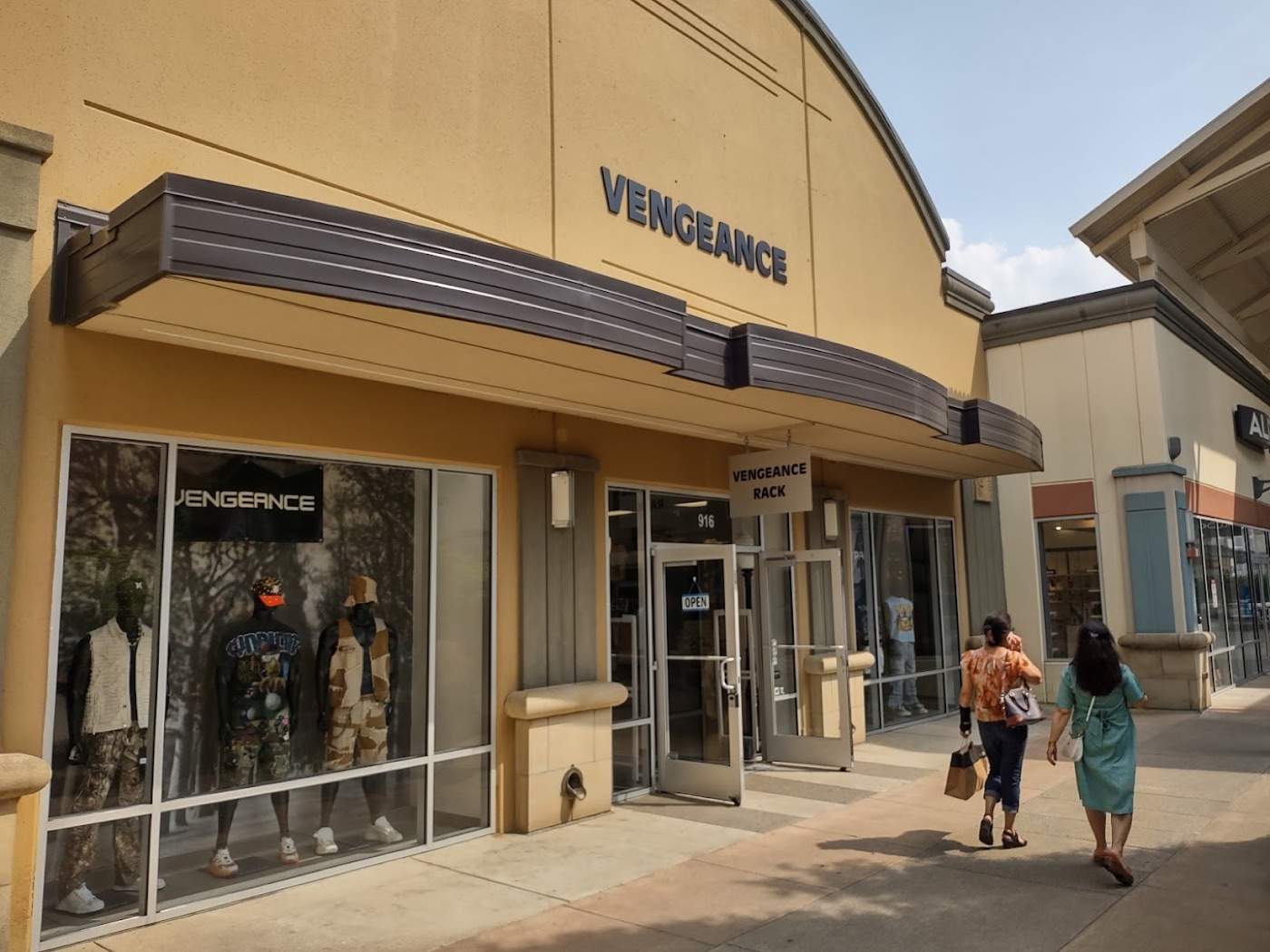 Vengeance Outlet store